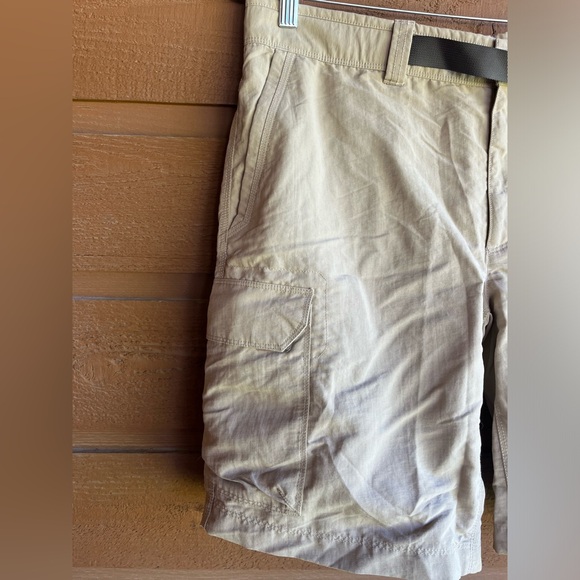 The North Face men’s 5 mesh lined pockets cargo shorts. Waist size 36. EUC - Picture 4 of 16